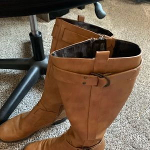 Aerosol brand. Worn a handful of times.